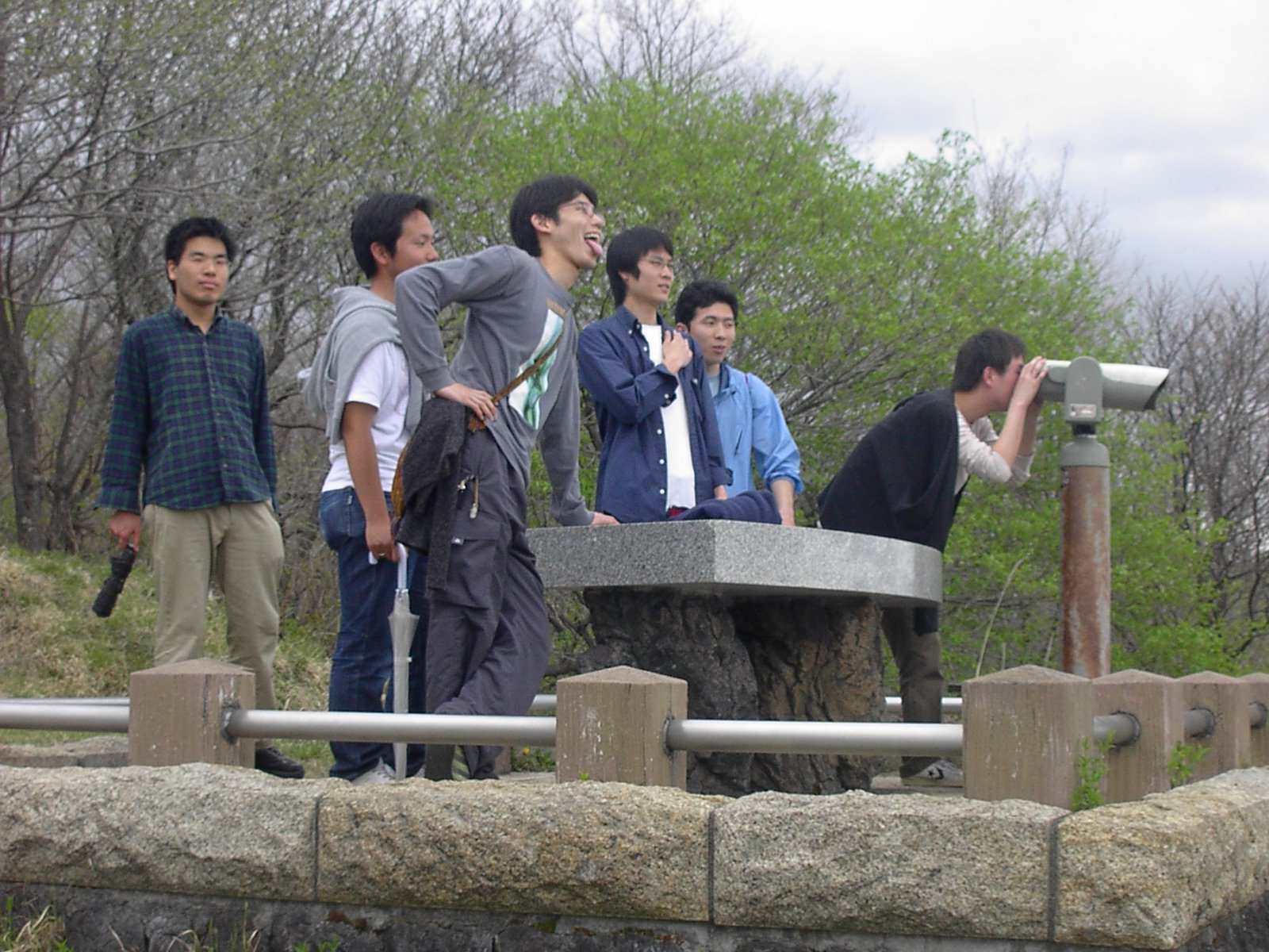 �W�]��ƂU�l�̒j